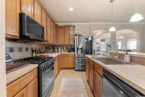 $2,150 | 9002 Summit Lake, San Antonio, TX 78245