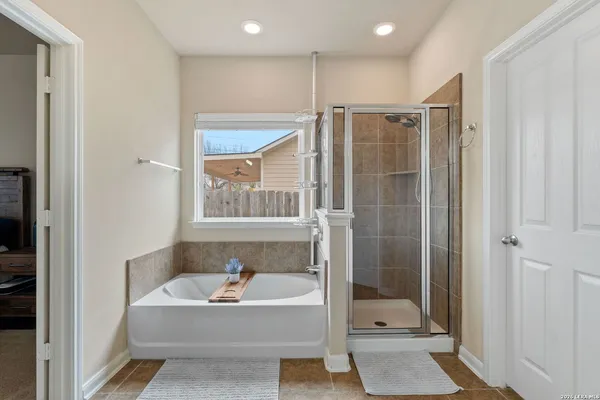 $2,150 | 9002 Summit Lake, San Antonio, TX 78245