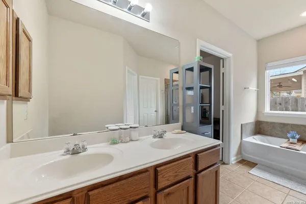 $2,150 | 9002 Summit Lake, San Antonio, TX 78245