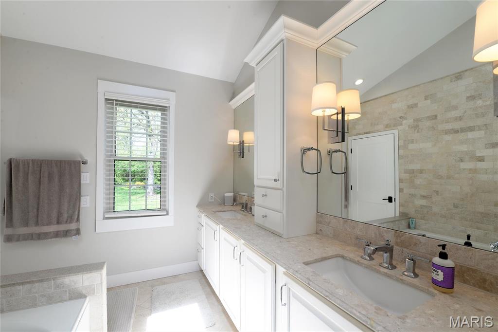 1306 South Geyer Road St. Louis, MO 63122 - Photo 21 of 61