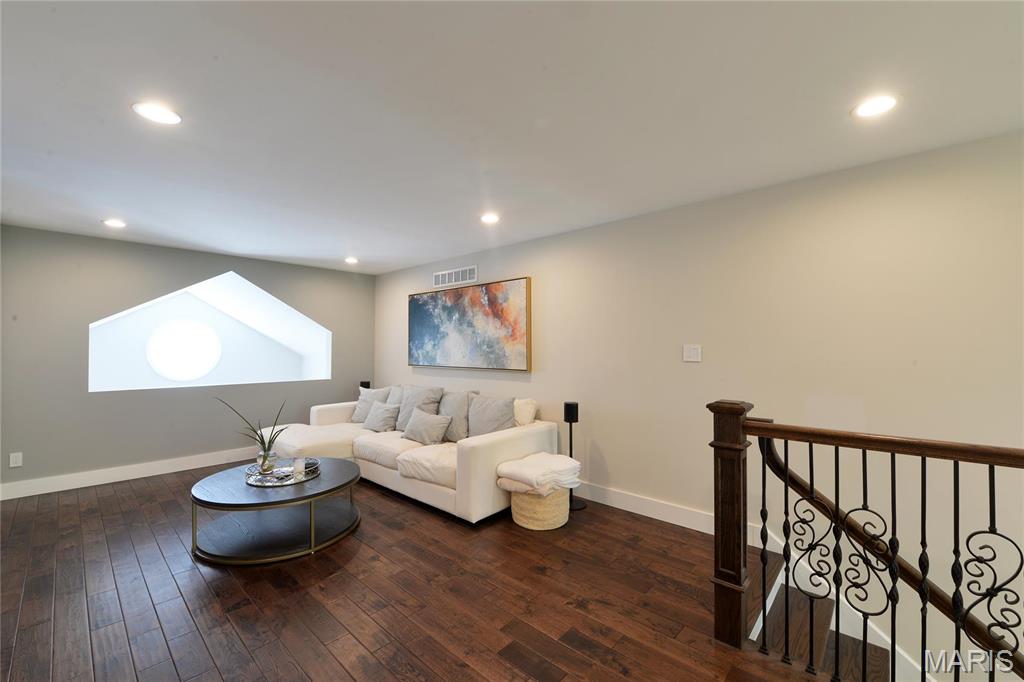 1306 South Geyer Road St. Louis, MO 63122 - Photo 10 of 61