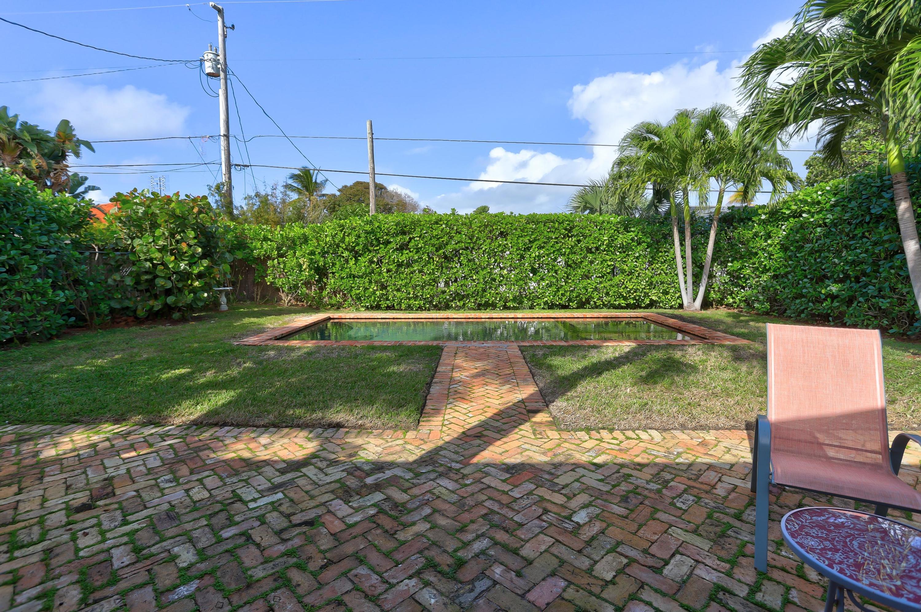 255 Pilgrim Road West Palm Beach, FL 33405 - Photo 14 of 19 Pool