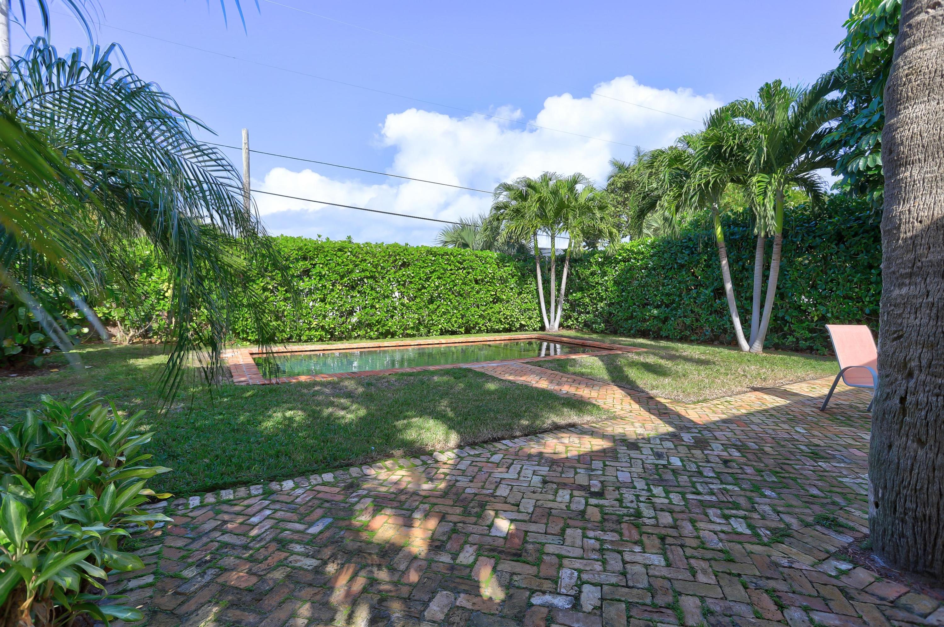 255 Pilgrim Road West Palm Beach, FL 33405 - Photo 15 of 19 Pool