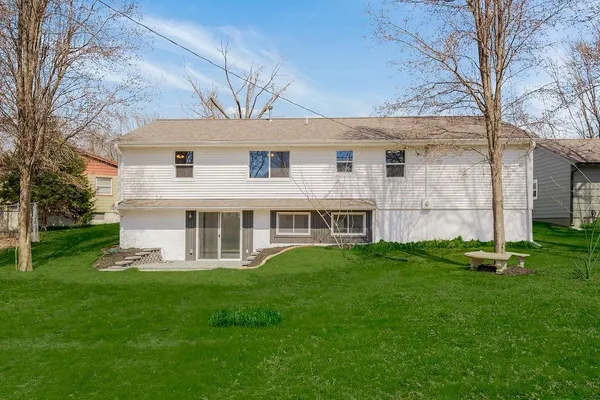 $276,350 | 709 West Clay Street, Harrisonville, MO 64701