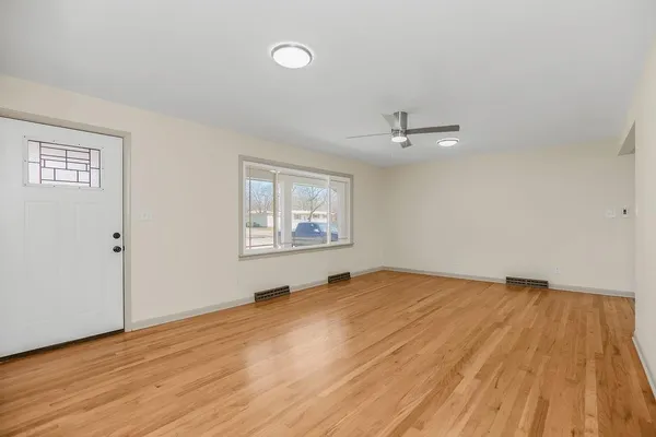 $276,350 | 709 West Clay Street, Harrisonville, MO 64701