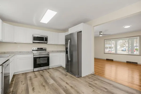 $276,350 | 709 West Clay Street, Harrisonville, MO 64701