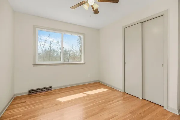 $276,350 | 709 West Clay Street, Harrisonville, MO 64701