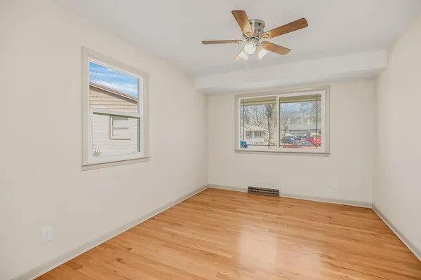 $276,350 | 709 West Clay Street, Harrisonville, MO 64701