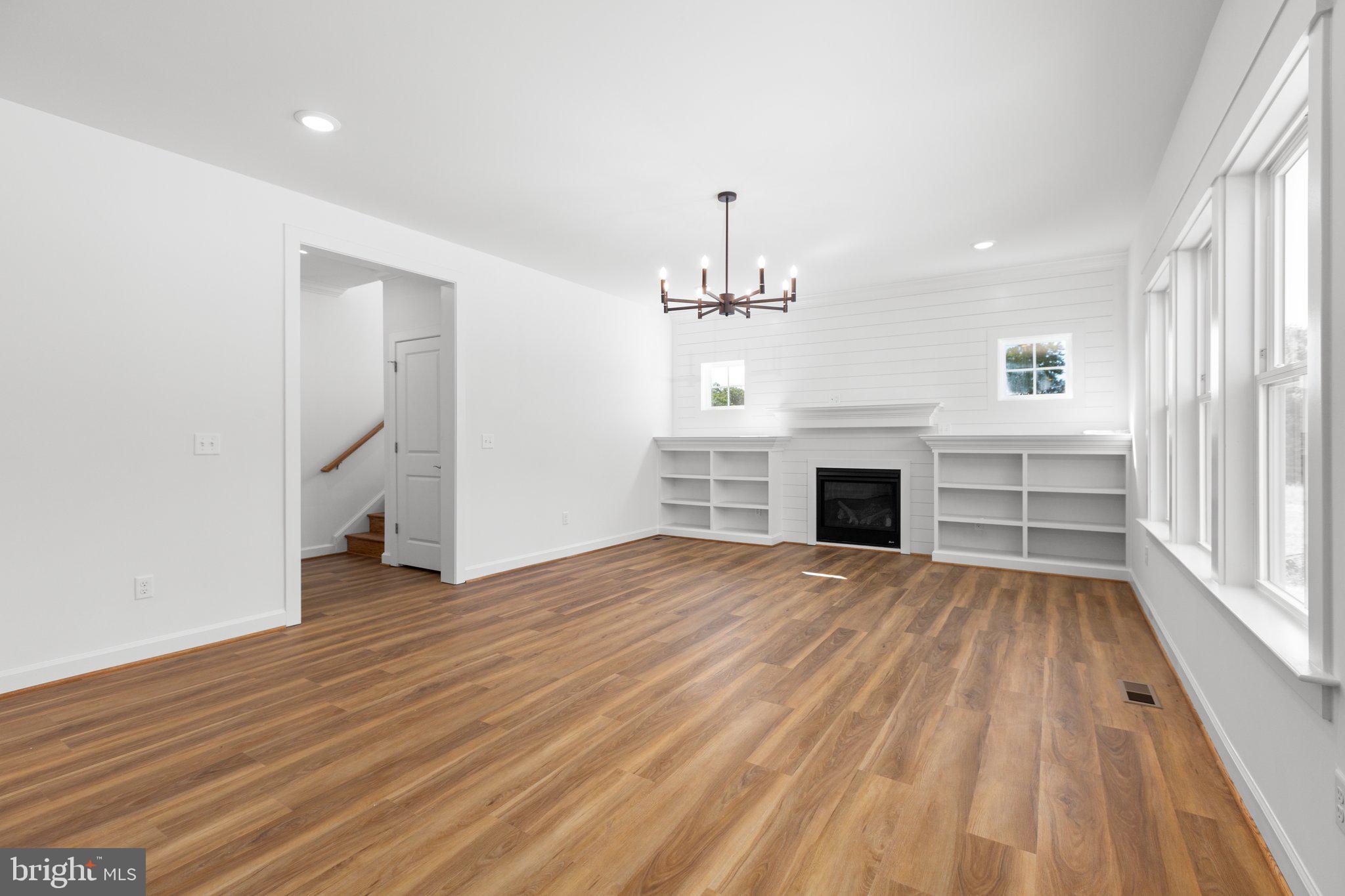 1365 Mountain View Road Stafford, VA 22554 - Photo 7 of 48 Custom Built-ins