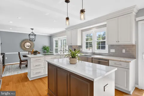 $1,250,000 | 2935 Miller Heights Road, Oakton, VA 22124