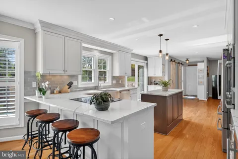 $1,250,000 | 2935 Miller Heights Road, Oakton, VA 22124