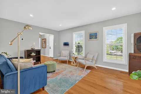 $1,250,000 | 2935 Miller Heights Road, Oakton, VA 22124