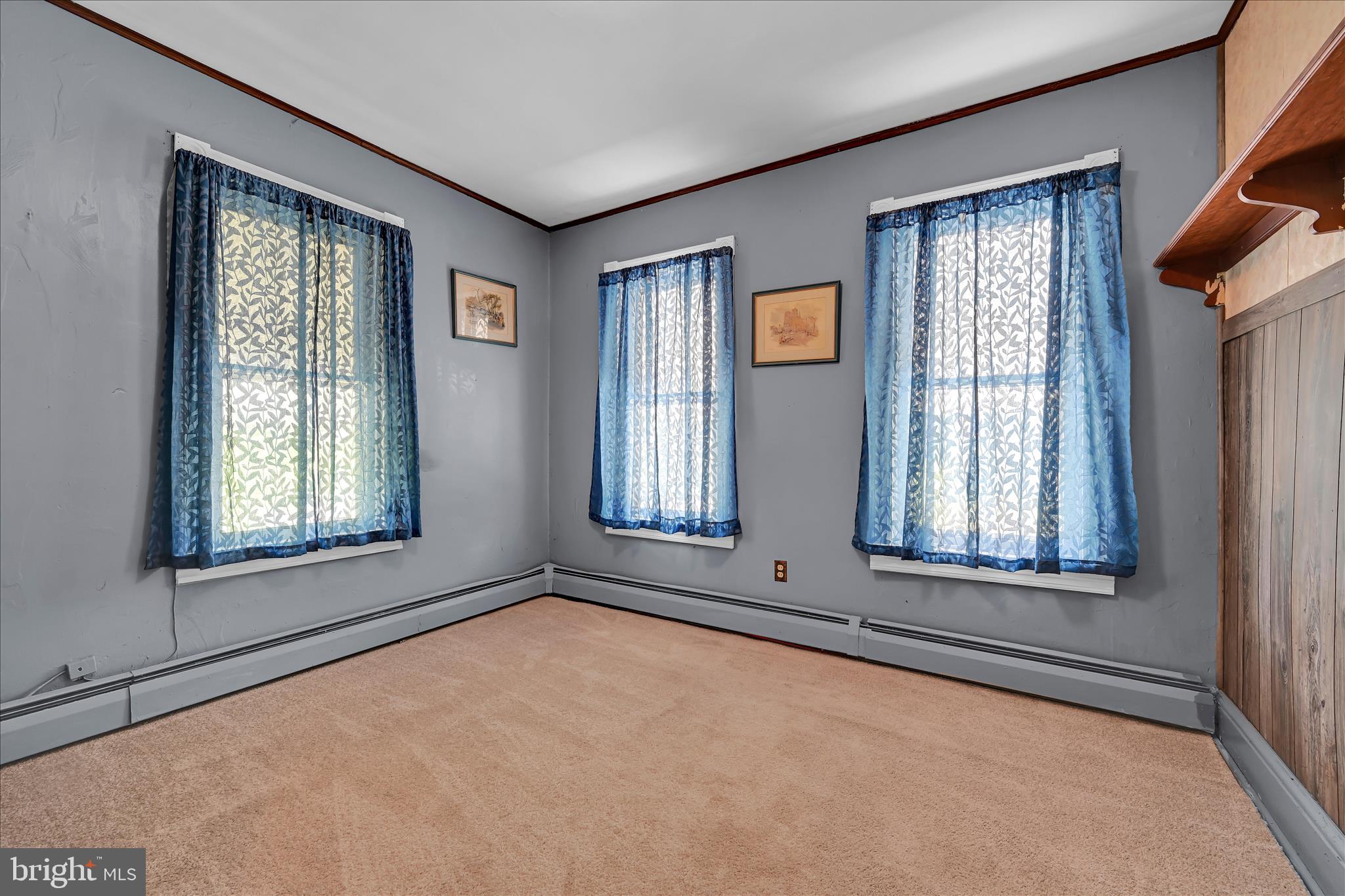 147 Walnut Street Mohnton, PA 19540 - Photo 16 of 46 a view of an empty room with window