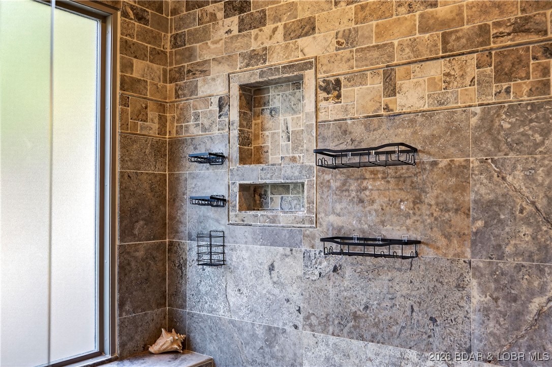 177 Ridgewood Drive Lake Ozark, MO 65049 - Photo 19 of 49 Primary Bath