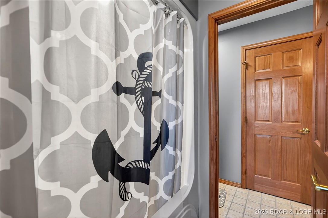 177 Ridgewood Drive Lake Ozark, MO 65049 - Photo 25 of 49 Upper level full bath