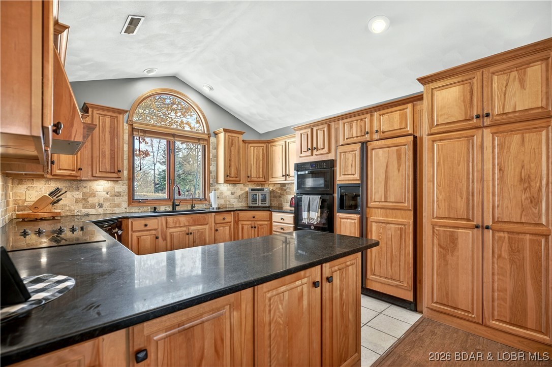 177 Ridgewood Drive Lake Ozark, MO 65049 - Photo 8 of 49 Kitchen