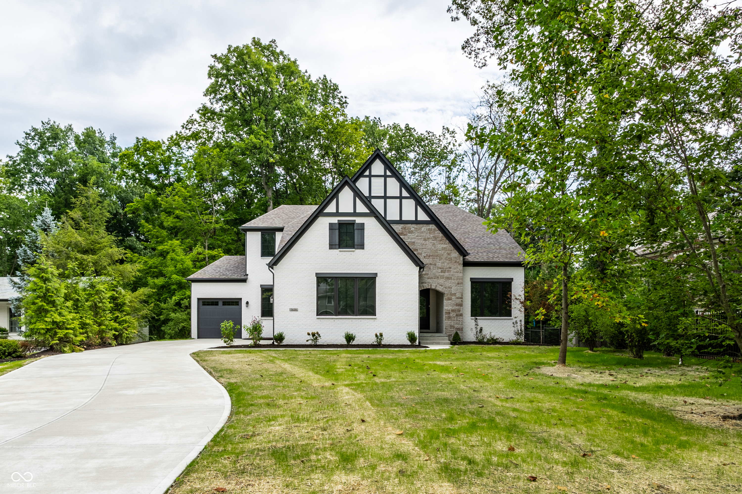 7629 North Washington Boulevard Indianapolis, IN 46240 - Photo 2 of 50