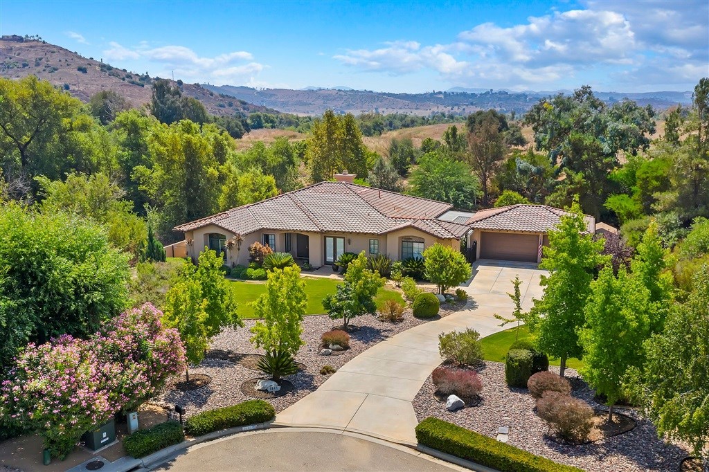 3847 Cedar Vale Way Fallbrook, CA 92028 - Photo 1 of 25 Gallery Image 1