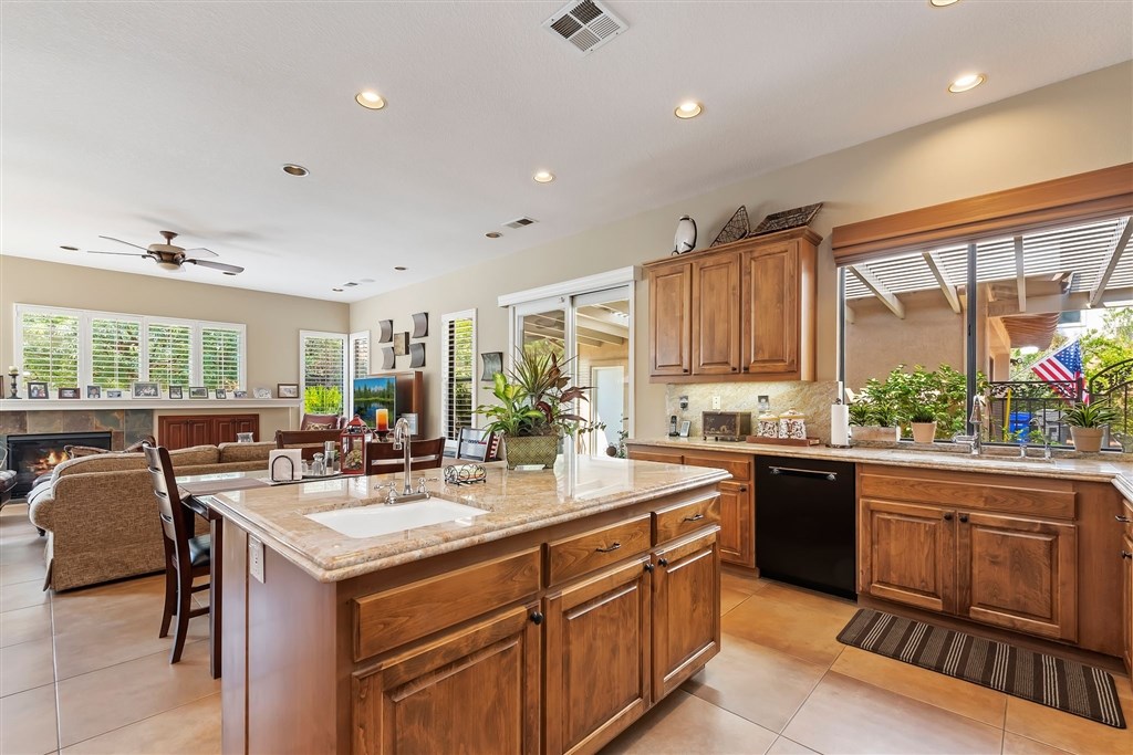 3847 Cedar Vale Way Fallbrook, CA 92028 - Photo 12 of 25 Gallery Image 12