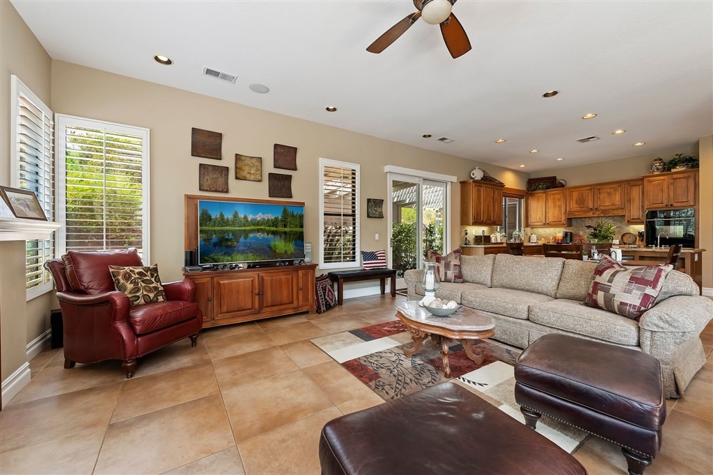 3847 Cedar Vale Way Fallbrook, CA 92028 - Photo 8 of 25 Gallery Image 8
