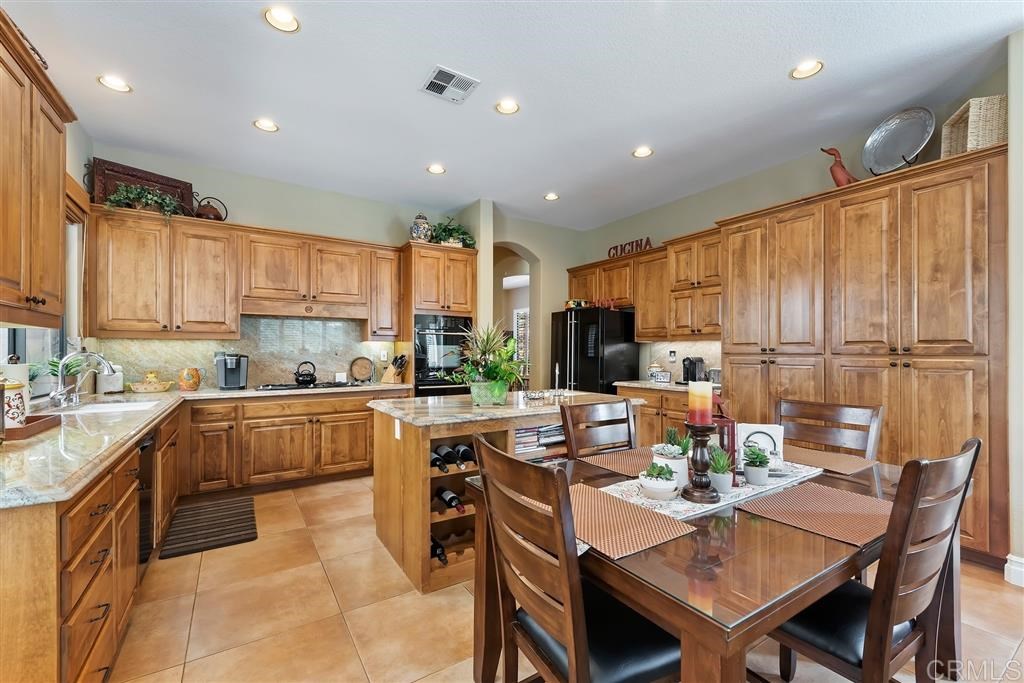 3847 Cedar Vale Way Fallbrook, CA 92028 - Photo 9 of 25 Gallery Image 9