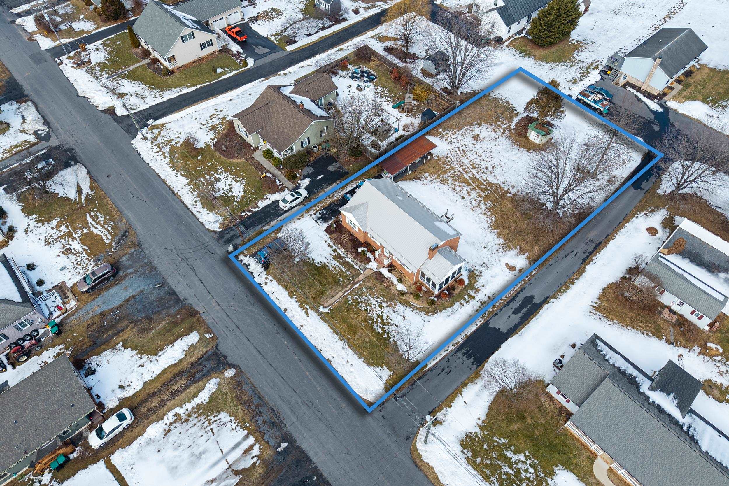 405 North River Road Bridgewater, VA 22812 - Photo 38 of 55 a view of living room with a bed