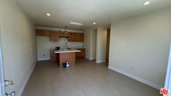 $1,950 | 2528 Elkgrove Avenue, Unit B, Los Angeles, CA 90040