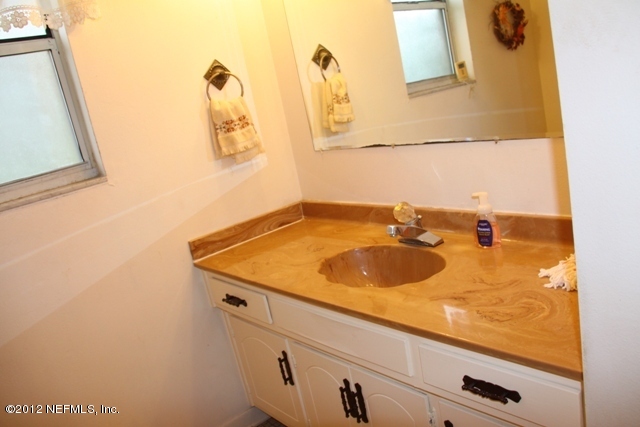 509 Carlin Road Satsuma, FL 32189 - Photo 15 of 26 Vanity in Master bath