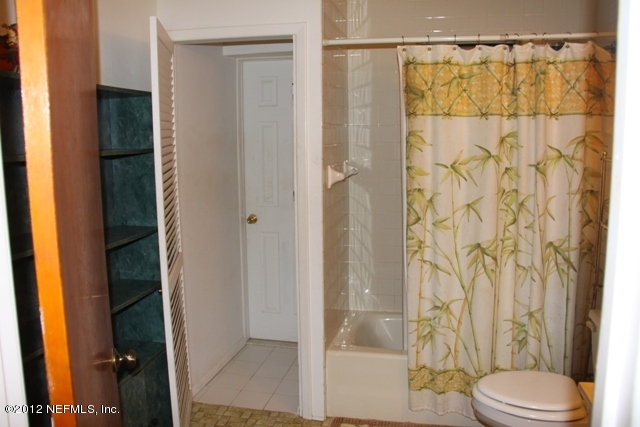 509 Carlin Road Satsuma, FL 32189 - Photo 19 of 26 Guest bathroom
