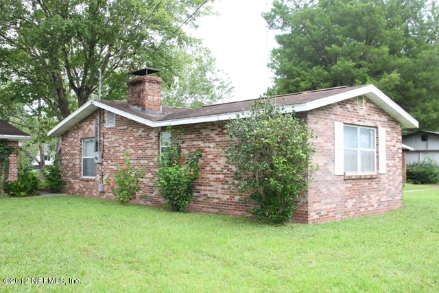 509 Carlin Road Satsuma, FL 32189 - Photo 2 of 26 Side view of home