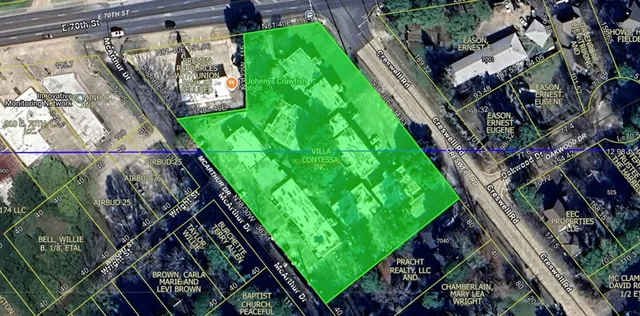 a view of a basket ball court