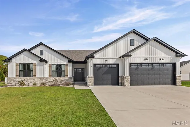 $495,000 | 6 Mullford Way, Troy, IL 62294