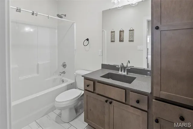 $495,000 | 6 Mullford Way, Troy, IL 62294