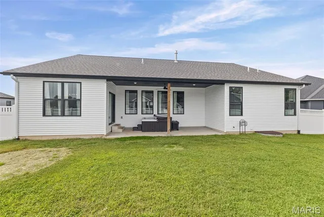 $495,000 | 6 Mullford Way, Troy, IL 62294