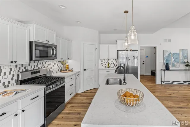 $495,000 | 6 Mullford Way, Troy, IL 62294