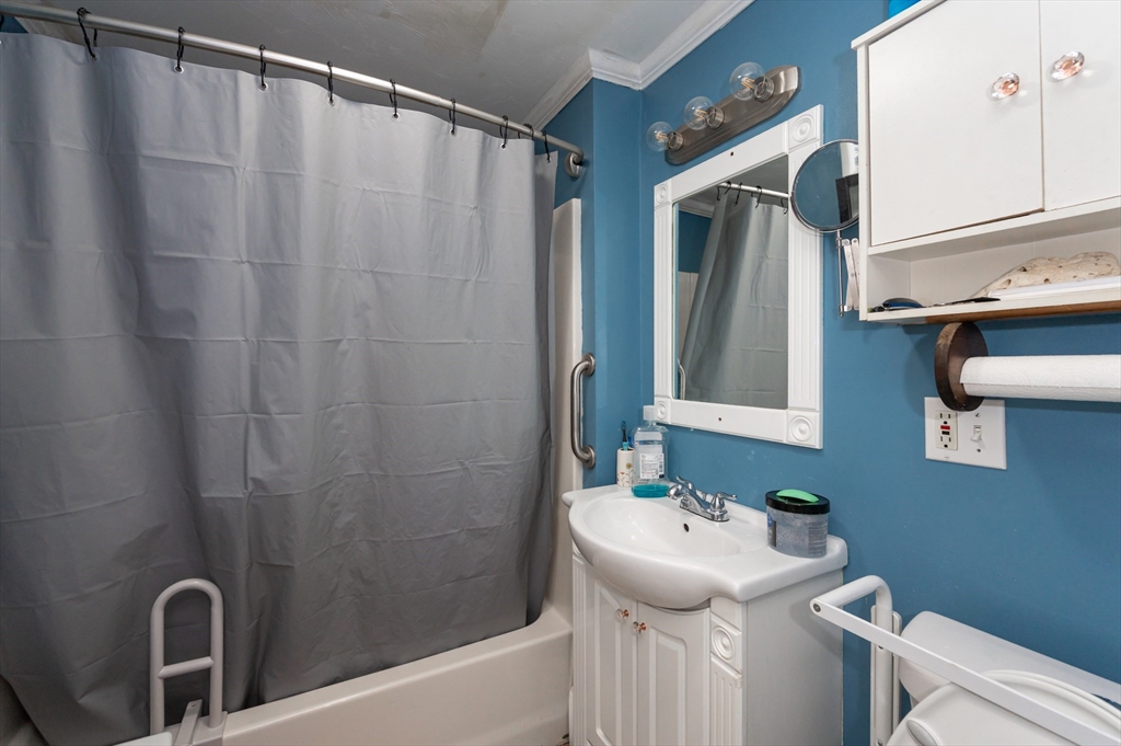 17 Arlington Street Haverhill, MA 01830 - Photo 6 of 16