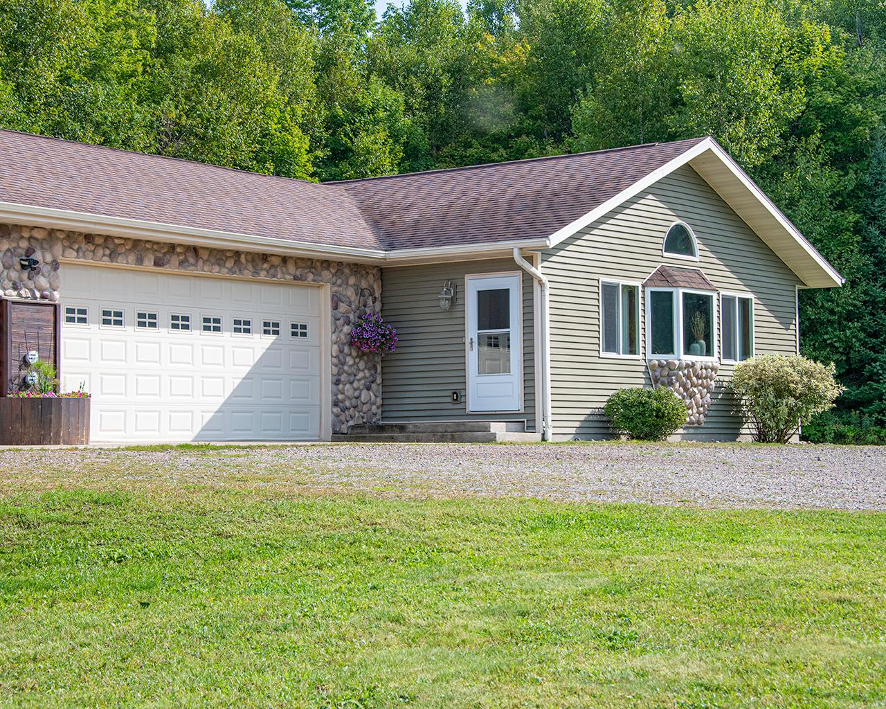 4866 Hilltop Road Rhinelander, WI 54501 - Photo 3 of 34 Gallery Image 3