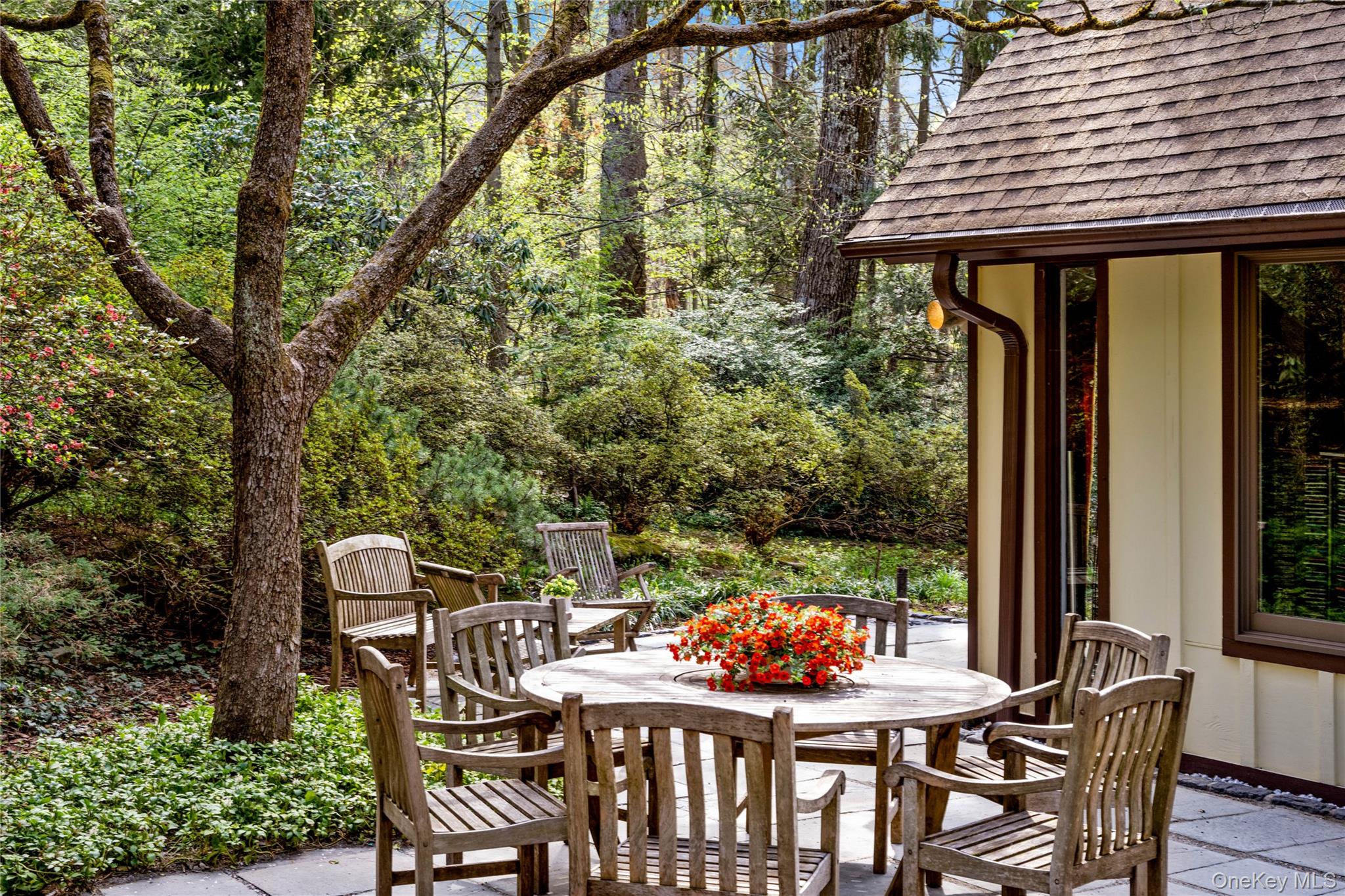 20 Lewis Road Irvington, NY 10533 - Photo 28 of 33 Enjoy a peaceful dining experience on the patio.