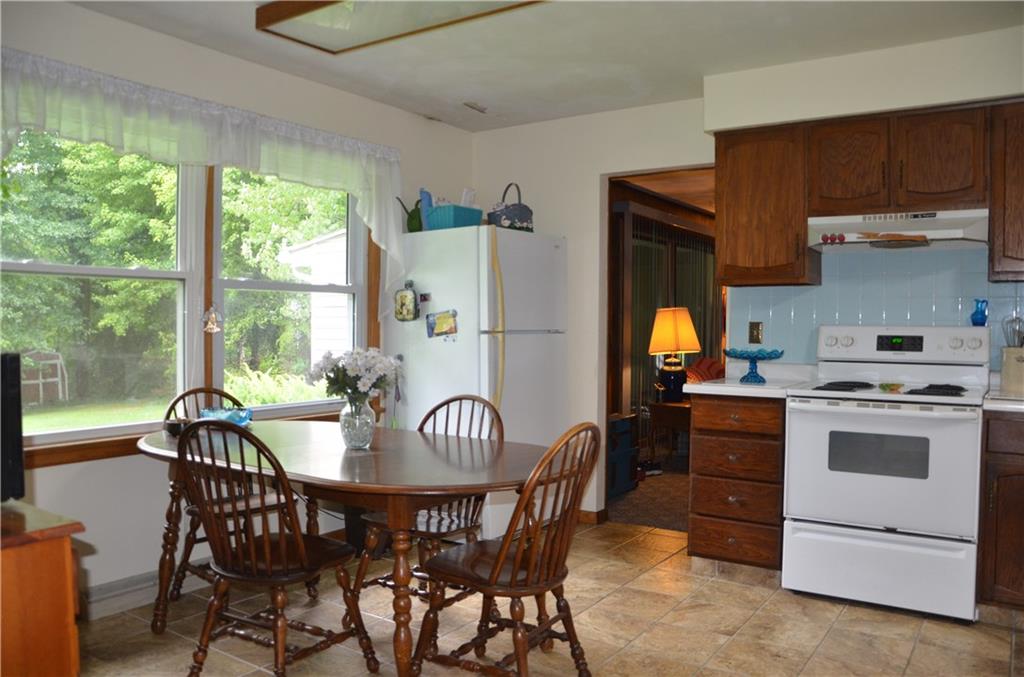 2345 Valley View Road Hermitage, PA 16148 - Photo 13 of 23 Kitchen with eat-in space