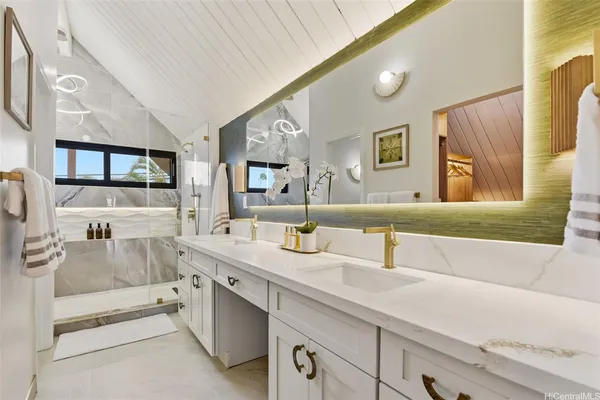 $4,270,000 | 337 Wanaao Road, Kailua, HI 96734