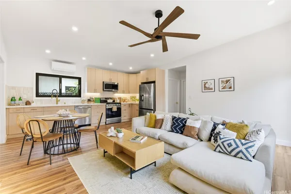 $4,270,000 | 337 Wanaao Road, Kailua, HI 96734