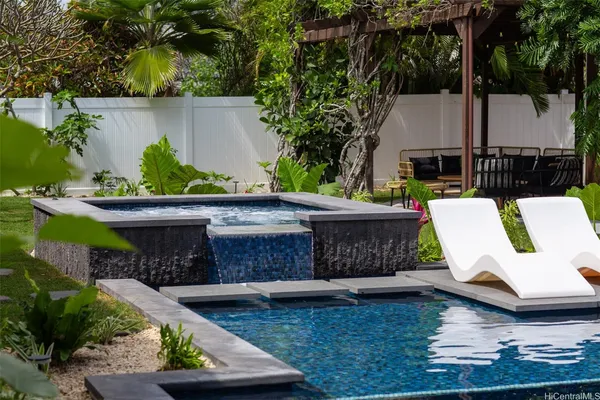 $4,270,000 | 337 Wanaao Road, Kailua, HI 96734