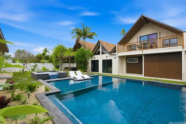 $4,270,000 | 337 Wanaao Road, Kailua, HI 96734