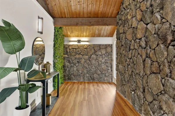 $4,270,000 | 337 Wanaao Road, Kailua, HI 96734