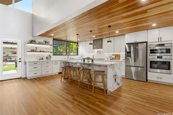 $4,270,000 | 337 Wanaao Road, Kailua, HI 96734