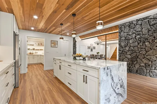 $4,270,000 | 337 Wanaao Road, Kailua, HI 96734