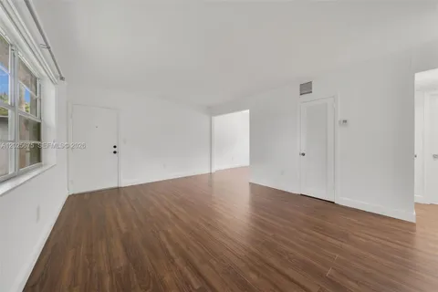 $350,000 | 5605 Southwest 80th Street, Unit 10D, Miami, FL 33143