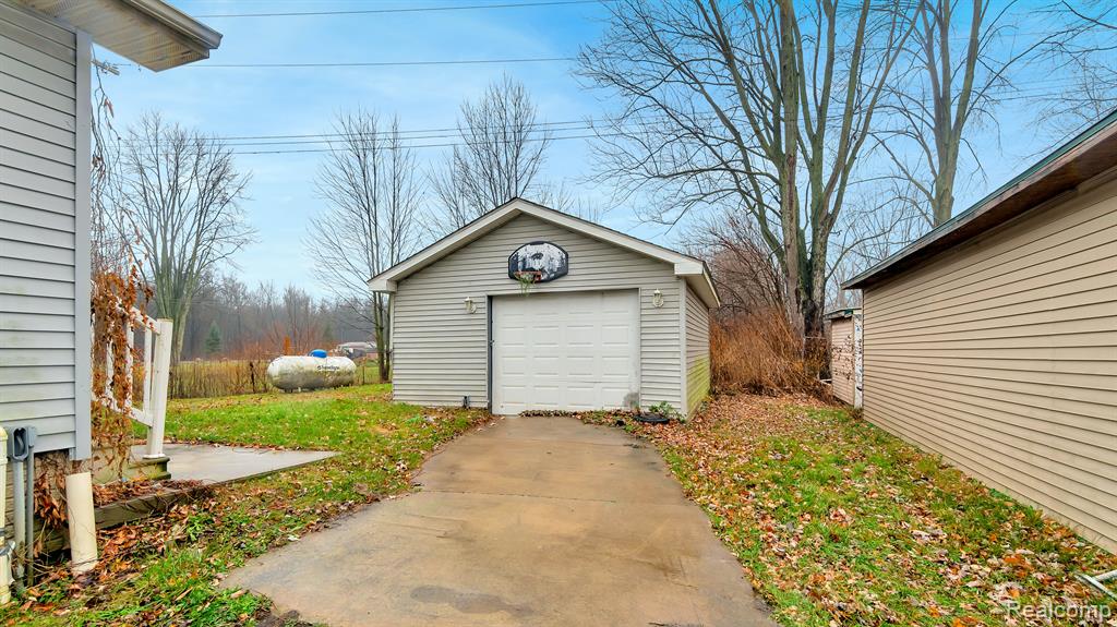 13721 Sumpter Road Carleton, MI 48117 - Photo 26 of 30