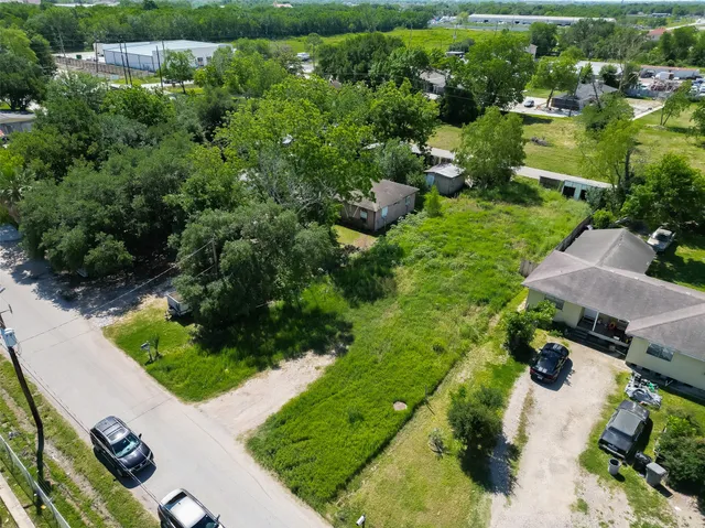 $180,000 | 15527 Petitt Road, Sugar Land, TX 77498