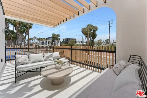 $4,995,000 | 1706 Abbot Kinney Boulevard, Venice, CA 90291
